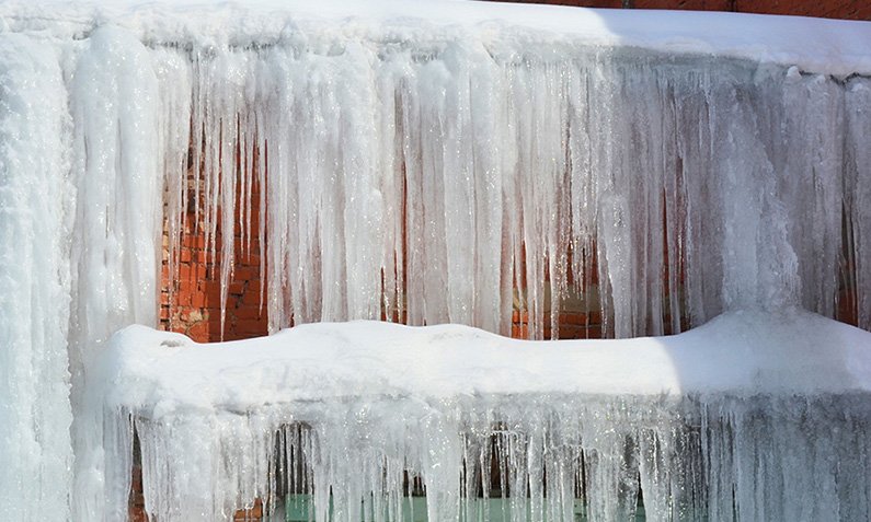 Roof Ice Buildup