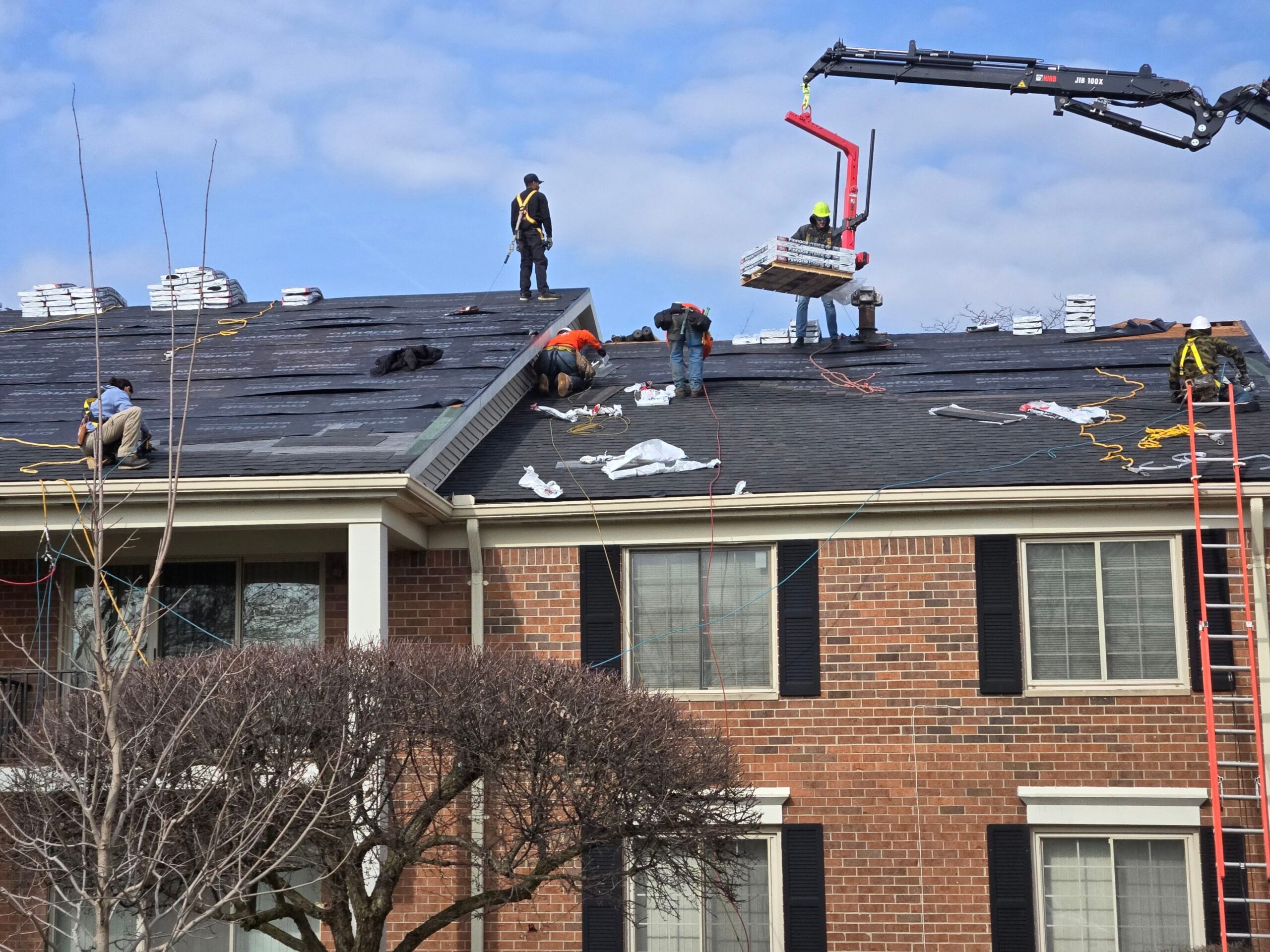 Leaking Roofs Signs: 7 Signs for Homeowners